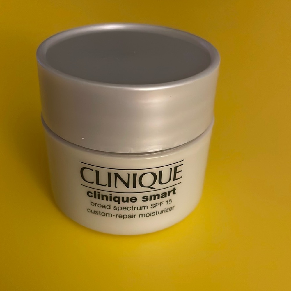 Clinique Smart facial moisturizer. .5 oz size.